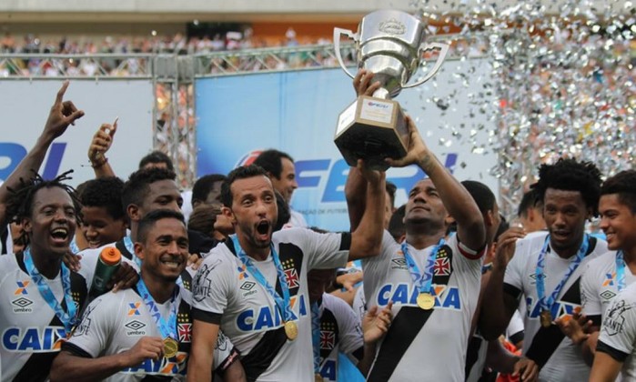 Jogadores comemoram o título da Taça Guanabara (Foto: Reprodução)