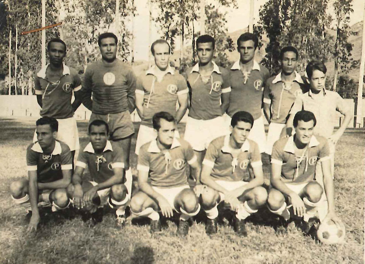 PALMEIRAS, da esquerda para a direita, em pé: Chocolate II, Otaziano (Bangu), Delmo, Joelson, Roberto, Jorginho e Dadinho (mascote).Agachados: Fernando, Chocolate I, Joel (tricampeão pelo Flamengo 53/54/55 e 58), Betinho Carqueija e Mauro.Palmeiras …