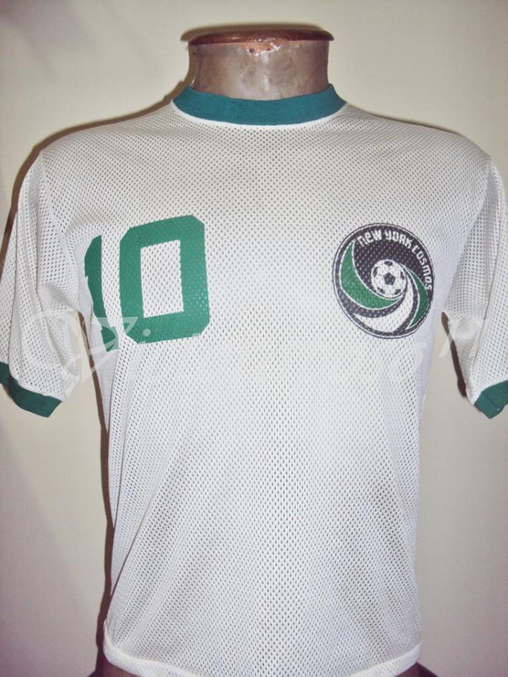 Camisa do Cosmos usada por Pelé