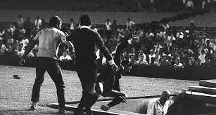 UMA COISA JOGADA COM MÚSICA – CAPÍTULO 32