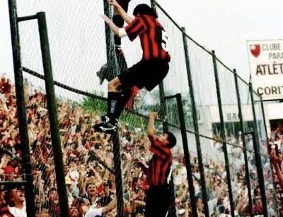 TRISTE FESTA SEM O INTERIOR