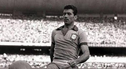 A MÁGOA DO ETERNO ÍDOLO