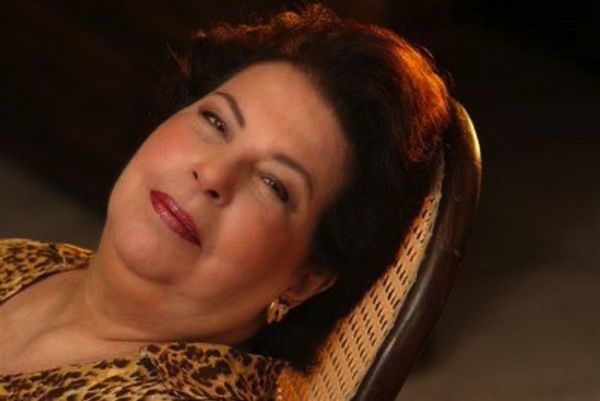 MELHOR ADOTAR O PRETO E ACATAR O LUTO