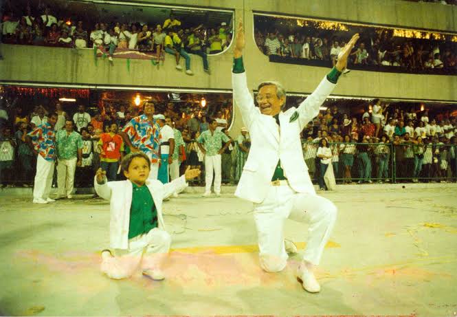 OS PODERES DO DR. CASTOR