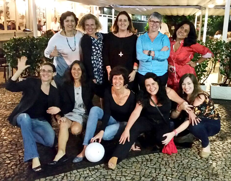 23 anos depois... Malu Fernandes (substituindo Françoise Imbroise), Daniella Sholl, Mariucha Moneró e Fabiana Sobral. Abaixadas: Isabela Kassow, Marcia Penna Firme, Eliane Bardanachivili, Leila Youssef e Leila Magalhães.