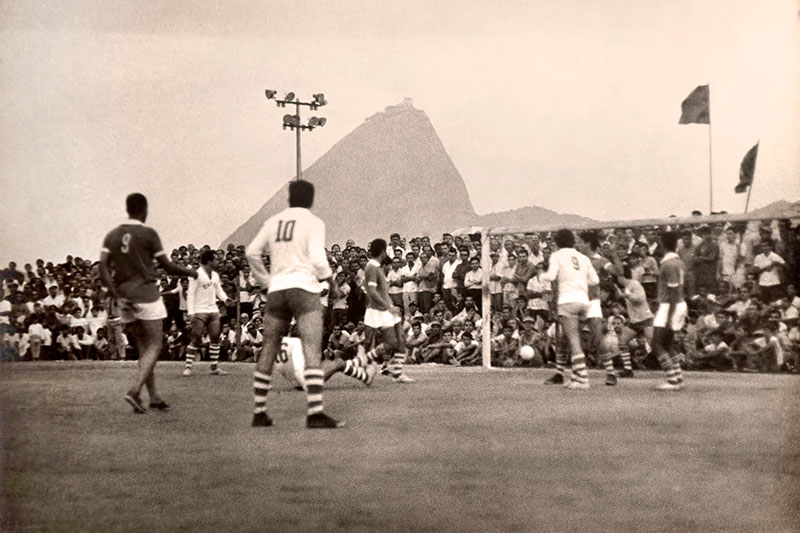  Heróis do Capri comemoram o título de 66, contra o Vilarinho, da Álvaro Ramos, de Botafogo 