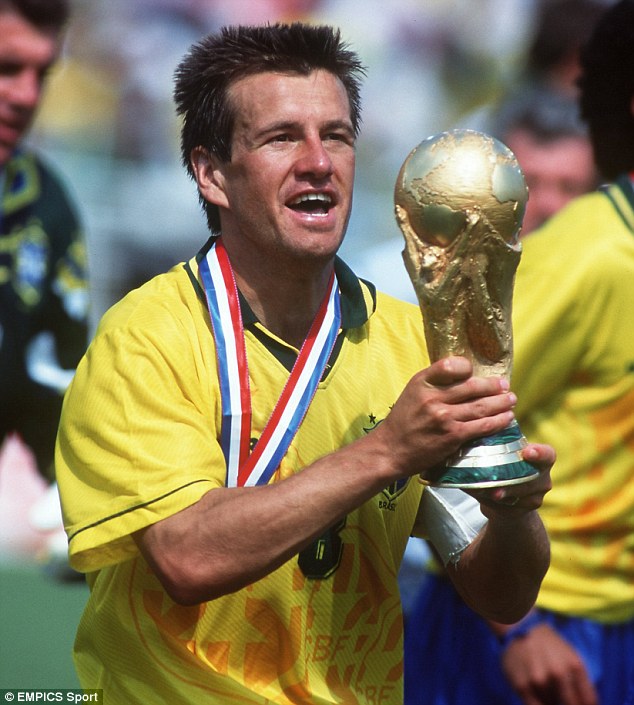 Dunga recorda memórias da copa de 1994 e analisa mudanças no