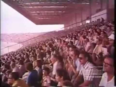 Torcida lotou o estádio na inauguração