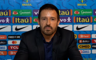 COM A HIPÓCRITA CONIVÊNCIA DE TODOS