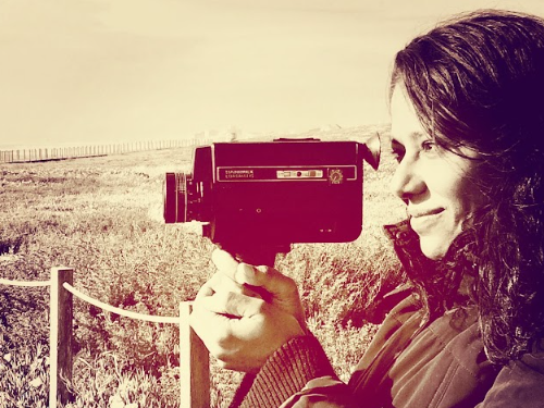 DOS CAMPOS E QUADRAS PARA AS TELAS: COMO ANNA AZEVEDO RETRATA A MAGIA DO ESPORTE NO CINEMA
